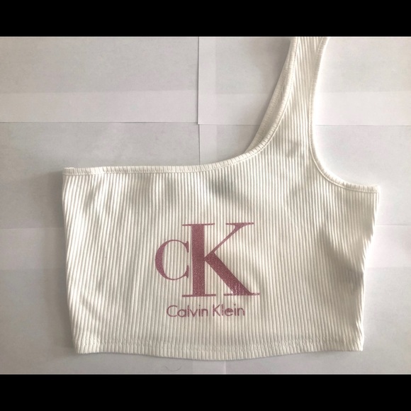 Calvin Klein crop top - Picture 1 of 1